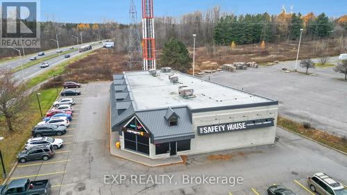 595 West Hunt Club Road, Ottawa, ON 