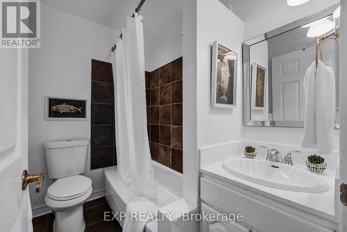 215 Tresane Street, Oshawa, ON - Indoor Photo Showing Bathroom