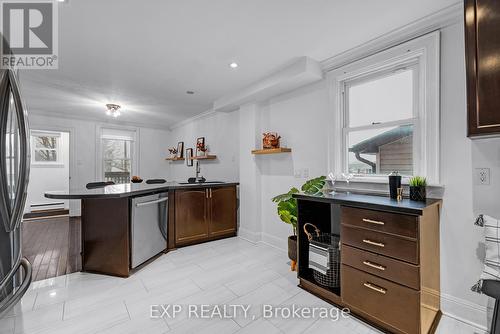 215 Tresane Street, Oshawa, ON - Indoor Photo Showing Kitchen