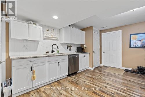 1163 Crumlin Side Road, London, ON - Indoor Photo Showing Kitchen