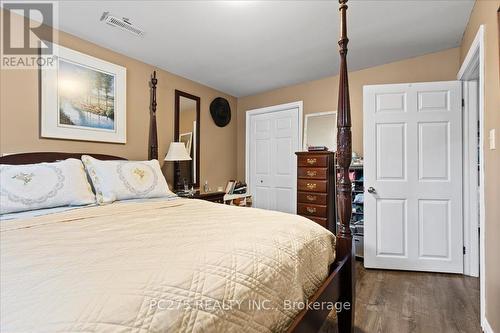 1163 Crumlin Side Road, London, ON - Indoor Photo Showing Bedroom