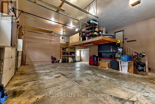 1163 Crumlin Side Road, London, ON - Indoor Photo Showing Garage