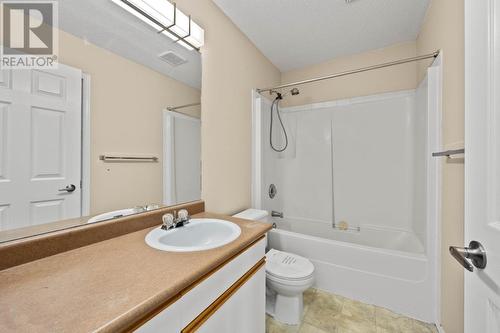 1920 Hugh Allan Drive Unit# 4, Kamloops, BC - Indoor Photo Showing Bathroom