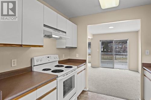 1920 Hugh Allan Drive Unit# 4, Kamloops, BC - Indoor Photo Showing Kitchen