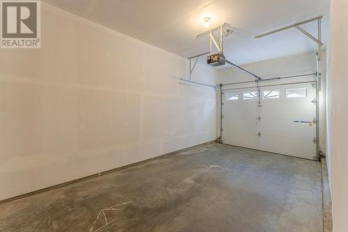 1920 Hugh Allan Drive Unit# 22, Kamloops, BC - Indoor Photo Showing Garage