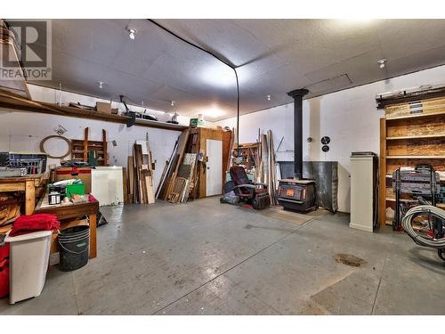 3512 Barriere Lakes Road, Barriere, BC - Indoor Photo Showing Garage