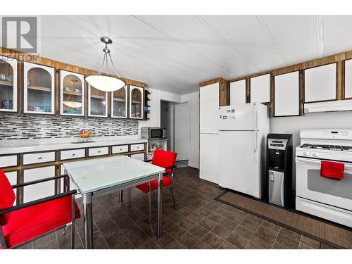 3512 Barriere Lakes Road, Barriere, BC - Indoor Photo Showing Kitchen