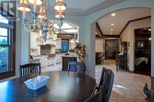 2622 Thompson Drive, Kamloops, BC - Indoor Photo Showing Dining Room