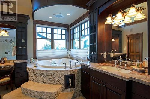 2622 Thompson Drive, Kamloops, BC - Indoor Photo Showing Bathroom