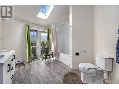 1973 Tranquille Road, Kamloops, BC - Indoor Photo Showing Bathroom