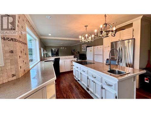 1973 Tranquille Road, Kamloops, BC - Indoor Photo Showing Kitchen