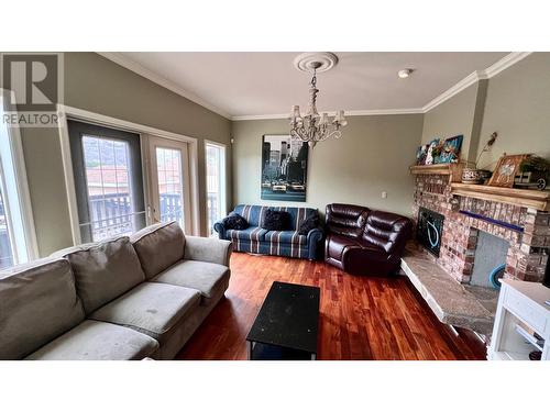 1973 Tranquille Road, Kamloops, BC - Indoor Photo Showing Living Room With Fireplace