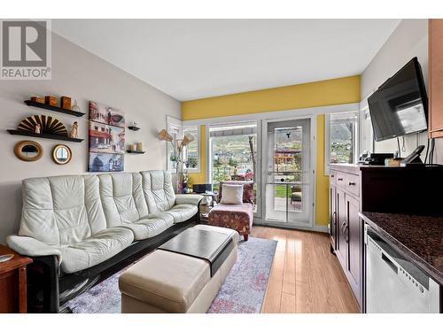 1030 Talasa Way Unit# 2106, Kamloops, BC - Indoor Photo Showing Living Room