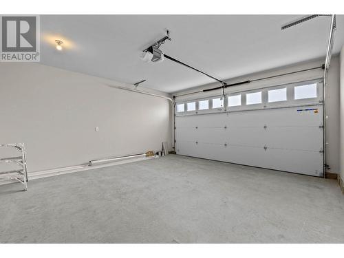 2045 Stagecoach Drive Unit# 121, Kamloops, BC - Indoor Photo Showing Garage