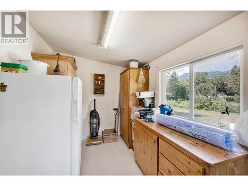 46 Blackpool Road, Clearwater, BC - Indoor Photo Showing Kitchen