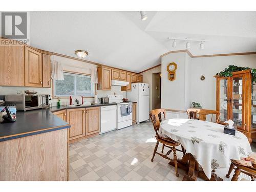 46 Blackpool Road, Clearwater, BC - Indoor Photo Showing Kitchen