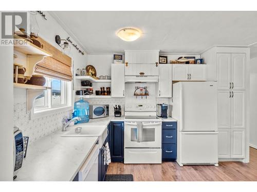 443 Opal Drive, Logan Lake, BC - Indoor Photo Showing Kitchen