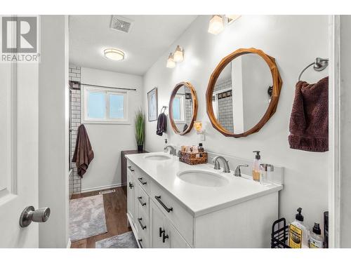 443 Opal Drive, Logan Lake, BC - Indoor Photo Showing Bathroom