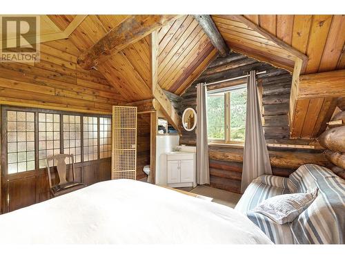 740 Glenacre Road, Kamloops, BC - Indoor Photo Showing Bedroom