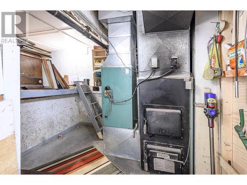 740 Glenacre Road, Kamloops, BC - Indoor Photo Showing Basement