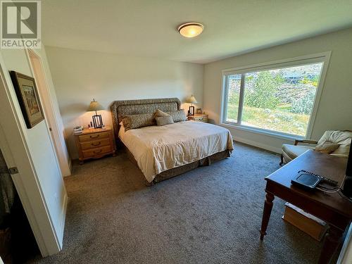 516 Pointe Place, Kamloops, BC - Indoor Photo Showing Bedroom