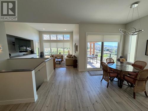 516 Pointe Place, Kamloops, BC - Indoor Photo Showing Dining Room