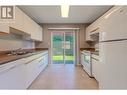 1920 Hugh Allan Drive Unit# 9, Kamloops, BC  - Indoor Photo Showing Kitchen With Double Sink 