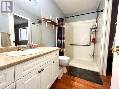 3998 Agate Bay Road, Barriere, BC - Indoor Photo Showing Bathroom