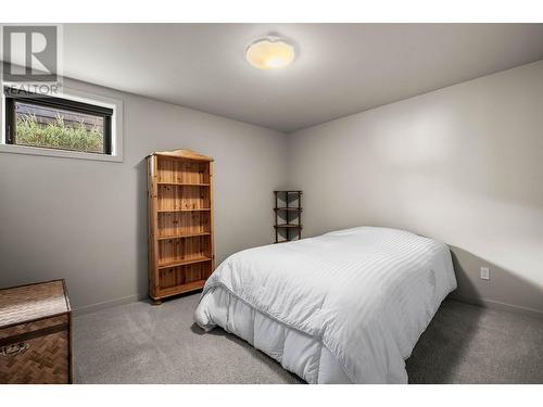 1651 Valleyview Drive Unit# 19, Kamloops, BC - Indoor Photo Showing Bedroom