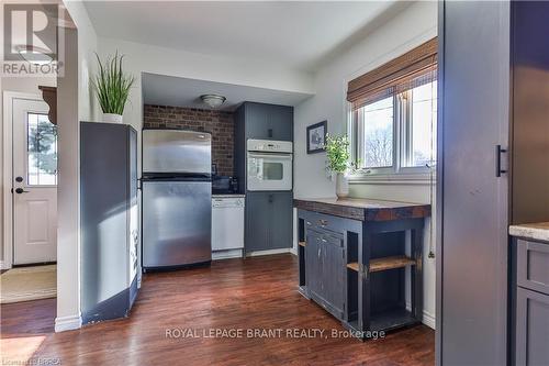 20 Frank Street, Brantford, ON - Indoor Photo Showing Kitchen