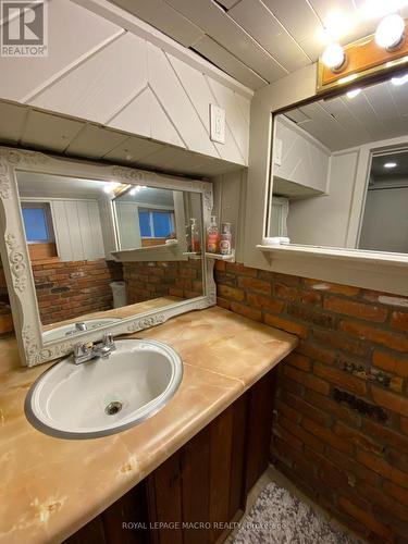 Unit 1 - 522 Roxborough Avenue, Hamilton, ON - Indoor Photo Showing Bathroom