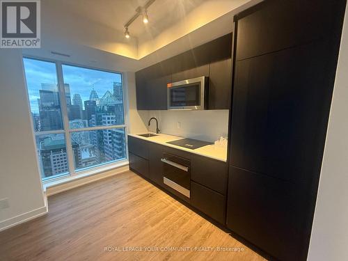 3407 - 327 King Street W, Toronto, ON - Indoor Photo Showing Kitchen