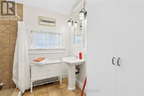 3765 Crystal Beach Drive, Fort Erie (337 - Crystal Beach), ON - Indoor Photo Showing Bathroom