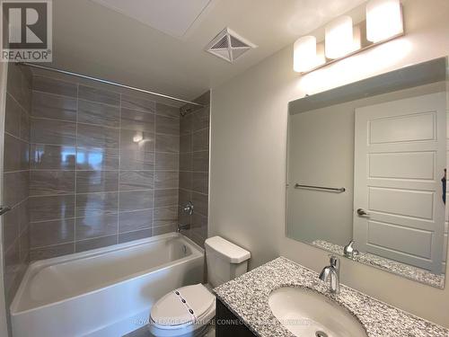 315 - 1415 Dundas Street, Oakville, ON - Indoor Photo Showing Bathroom