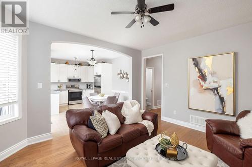 2272 Calloway Drive, Oakville, ON - Indoor Photo Showing Living Room