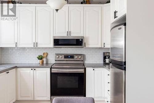 2272 Calloway Drive, Oakville, ON - Indoor Photo Showing Kitchen With Stainless Steel Kitchen With Upgraded Kitchen