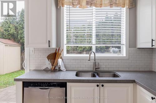 2272 Calloway Drive, Oakville, ON - Indoor Photo Showing Kitchen With Double Sink