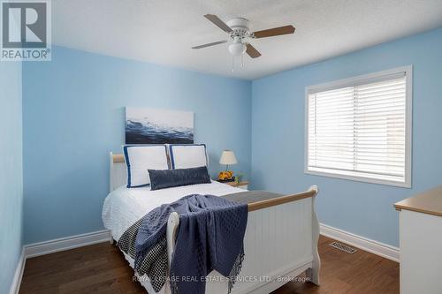 2272 Calloway Drive, Oakville, ON - Indoor Photo Showing Bedroom