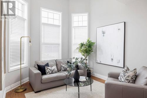 2272 Calloway Drive, Oakville, ON - Indoor Photo Showing Living Room