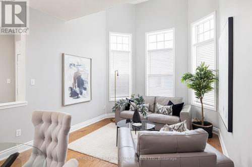 2272 Calloway Drive, Oakville, ON - Indoor Photo Showing Living Room