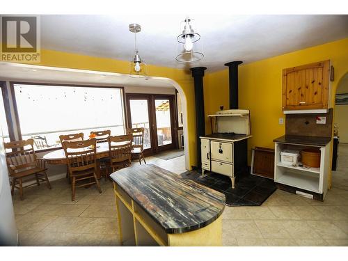 8630 Yellowhead  S Highway, Little Fort, BC - Indoor