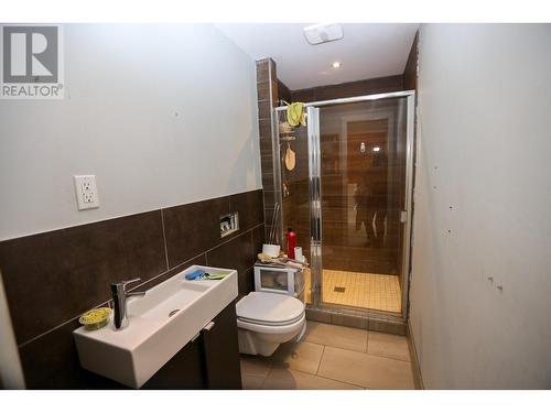 8630 Yellowhead  S Highway, Little Fort, BC - Indoor Photo Showing Bathroom