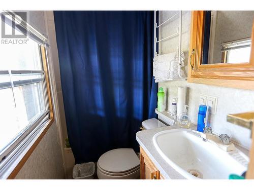 8630 Yellowhead  S Highway, Little Fort, BC - Indoor Photo Showing Bathroom