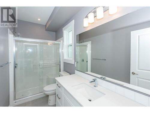 450 Poplar Drive, Logan Lake, BC - Indoor Photo Showing Bathroom