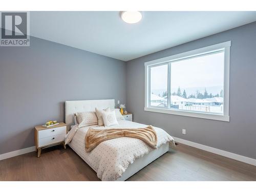 450 Poplar Drive, Logan Lake, BC - Indoor Photo Showing Bedroom