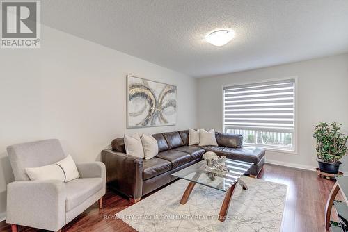 9 Sugarhill Drive, Brampton, ON - Indoor Photo Showing Living Room