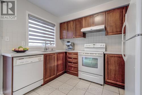 9 Sugarhill Drive, Brampton, ON - Indoor Photo Showing Kitchen