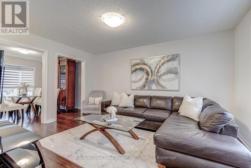 9 Sugarhill Drive, Brampton, ON - Indoor Photo Showing Living Room