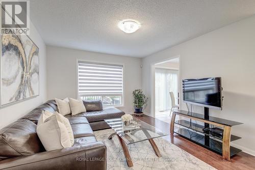 9 Sugarhill Drive, Brampton, ON - Indoor Photo Showing Living Room