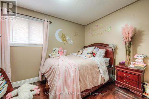 16 Mcguiness Drive, Brantford, ON - Indoor Photo Showing Bedroom